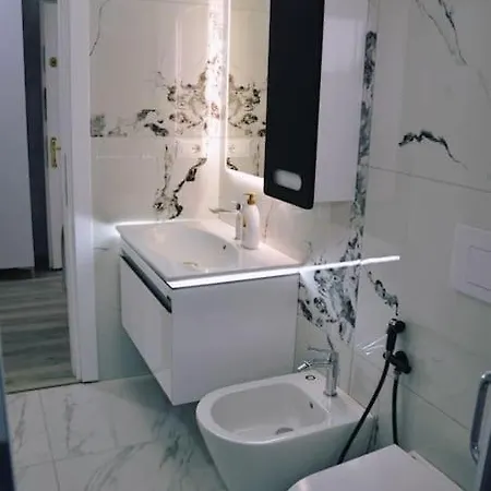 Elegant Shkodra