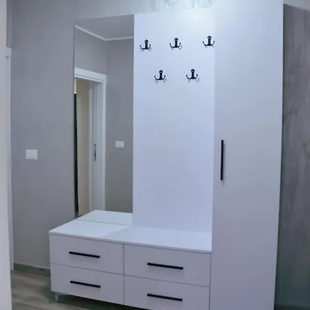 Elegant *